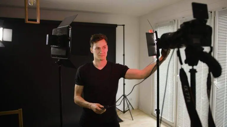 Freeze the moment behind the scenes self portrait