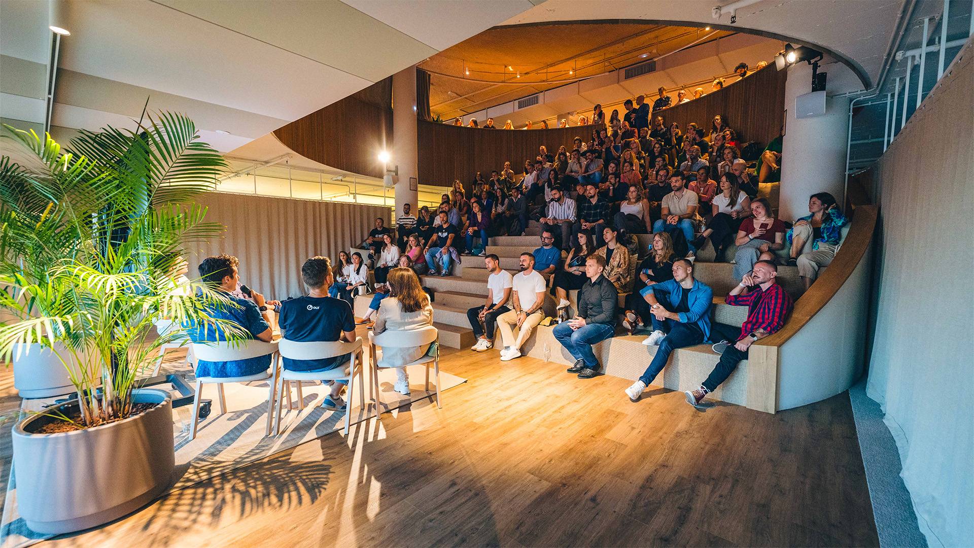 HR Event Video featuring a panel discussion in a coworking of Barcelona