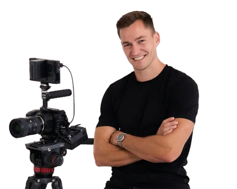 el videografo Joffrey mirando a la cámara